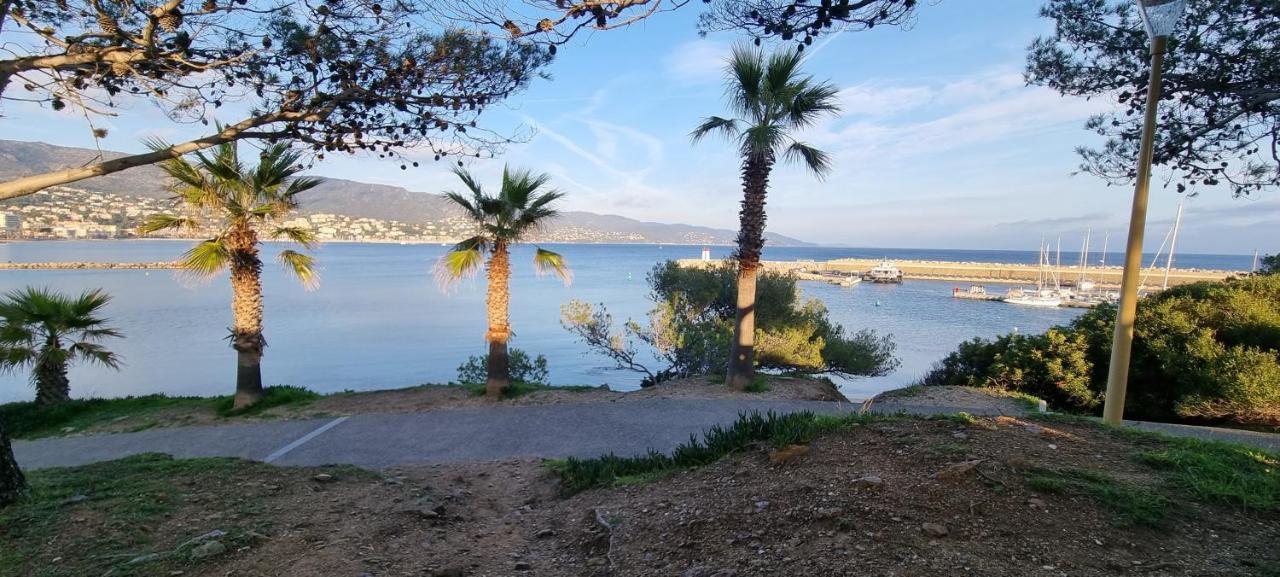 Studio "La Mer" A Bormes-Les-Mimosas Bagian luar foto